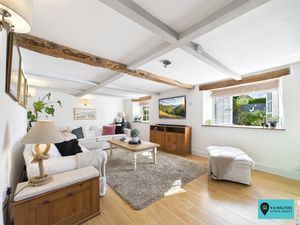Living Room- click for photo gallery